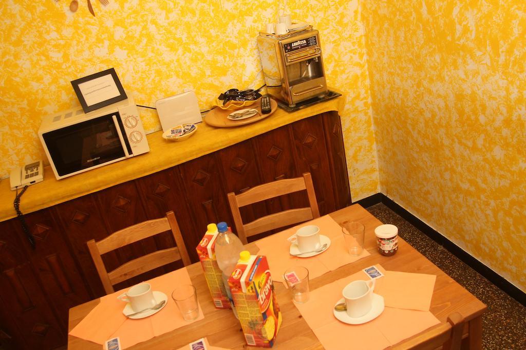 Bed & Breakfast La Rosa Dei Venti ジェノヴァ 部屋 写真