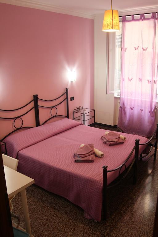 Bed & Breakfast La Rosa Dei Venti ジェノヴァ 部屋 写真